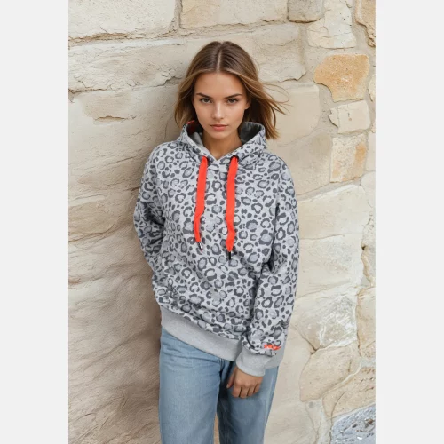 Salzhaut Hoodie Week im Leo-Look