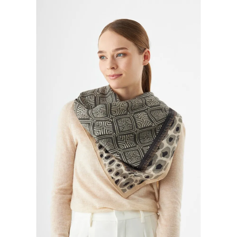 Codello Dreieckstuch aus Wolle mit Grafik-Muster – Bild 6