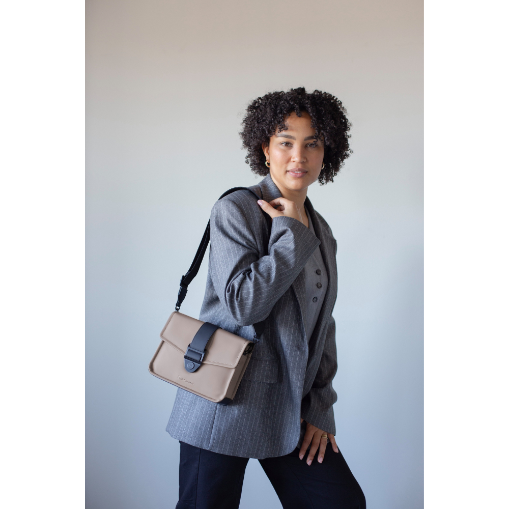 Bold Banana Crossbody Tasche – Bild 2