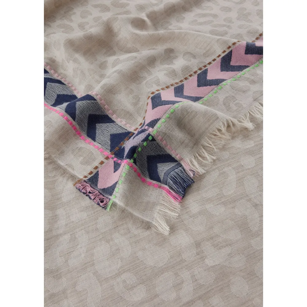 Codello Jacquard Schal mit Leo Muster – Bild 2