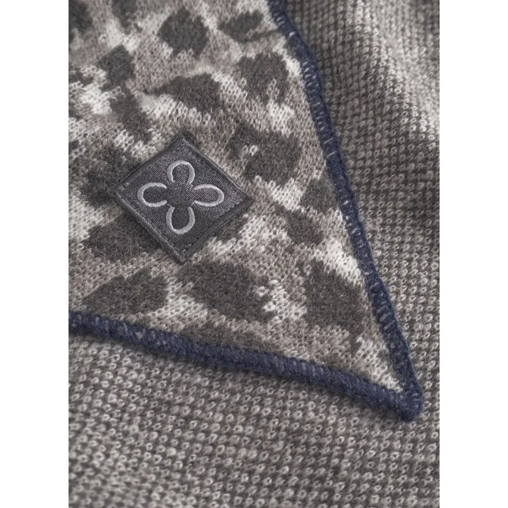 Codello Dreieckstuch mit gestricktem Fellmuster Farbe Grey – Bild 4